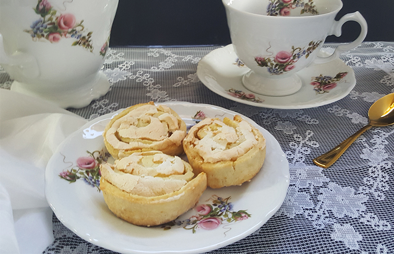 2 צלחת עוגה ספל ותחתית פורצלן